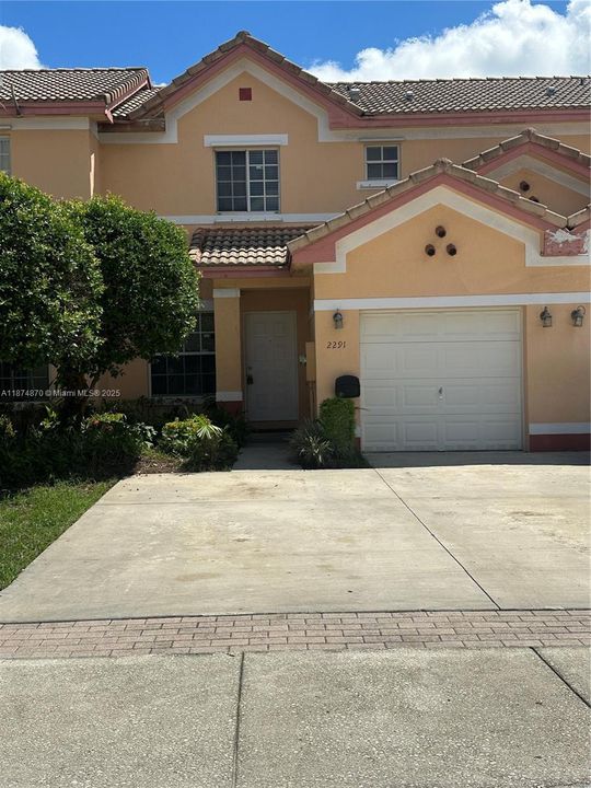 最近租的: $2,600 (2 贝兹, 2 浴室, 1340 平方英尺)