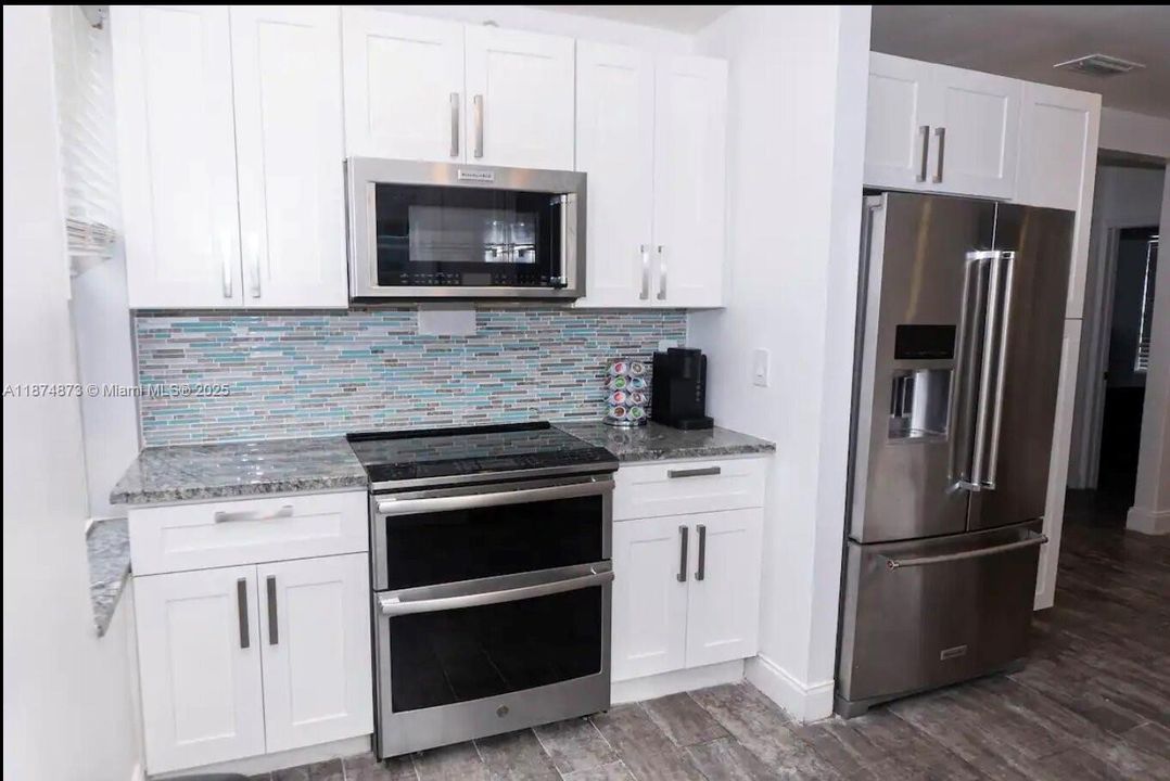 На продажу: $569,000 (3 спален, 2 ванн, 1188 Квадратных фут)