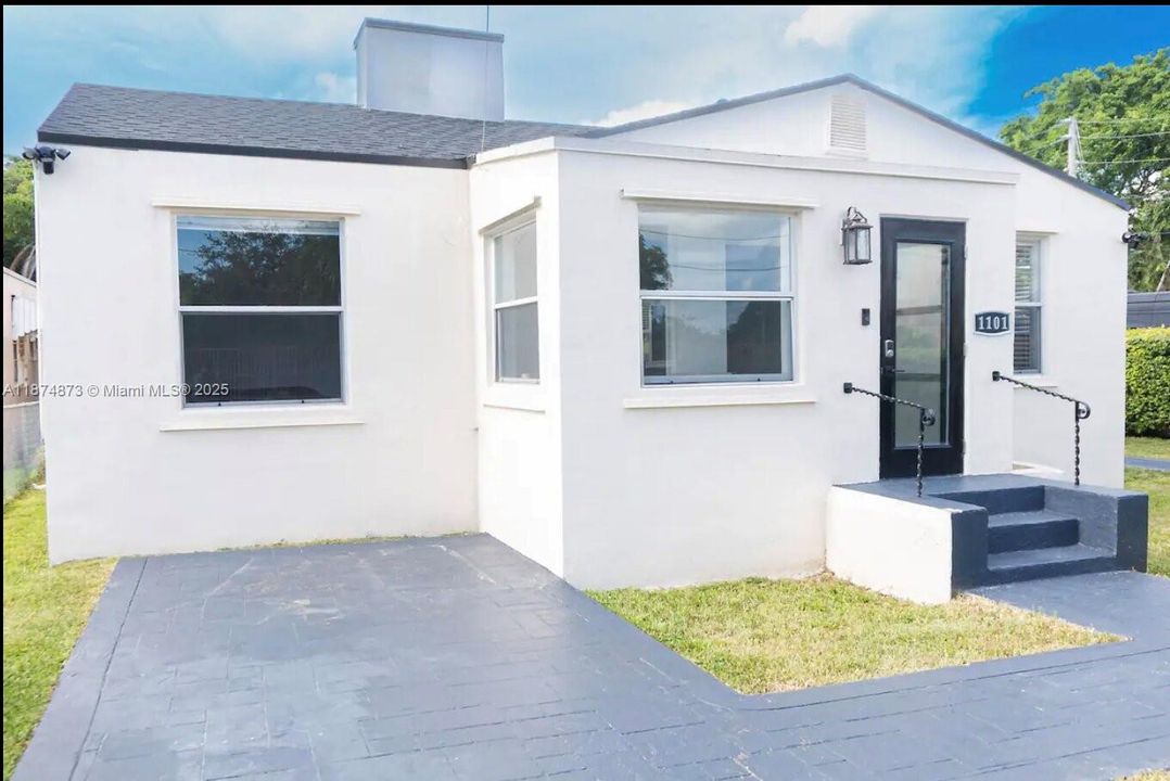 На продажу: $569,000 (3 спален, 2 ванн, 1188 Квадратных фут)