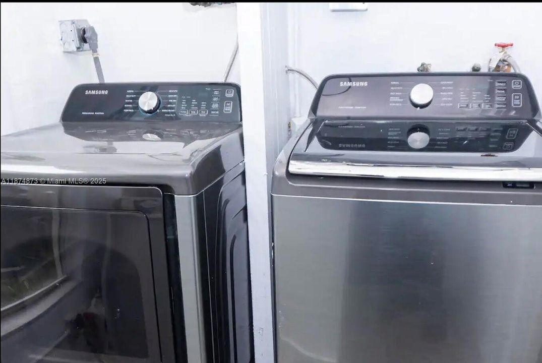 На продажу: $569,000 (3 спален, 2 ванн, 1188 Квадратных фут)