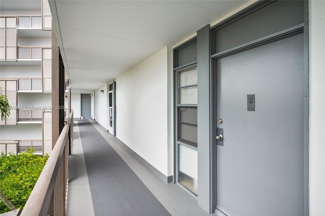 待售: $185,000 (1 贝兹, 1 浴室, 741 平方英尺)