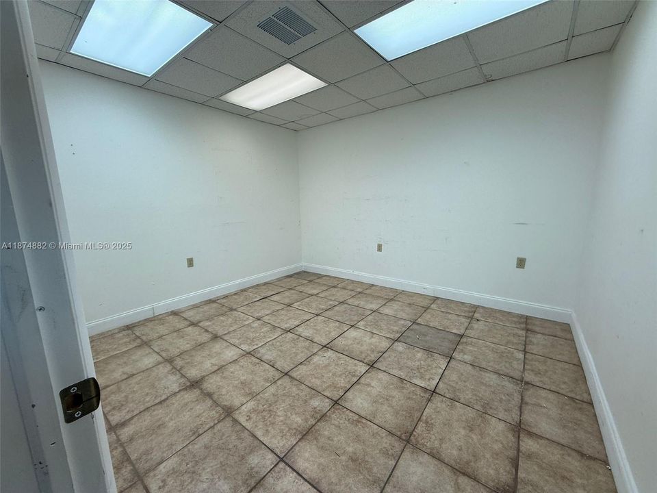 出租: $47 (0 贝兹, 0 浴室, 0 平方英尺)