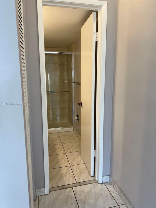 Active With Contract: $1,850 (1 beds, 1 baths, 756 Square Feet)