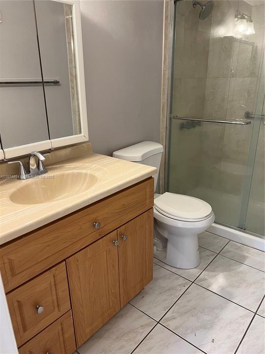 Active With Contract: $1,850 (1 beds, 1 baths, 756 Square Feet)