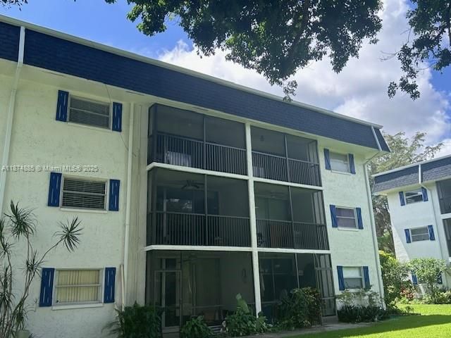 Недавно продано: $211,000 (2 спален, 2 ванн, 990 Квадратных фут)