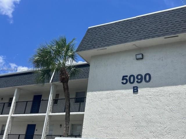 Недавно продано: $211,000 (2 спален, 2 ванн, 990 Квадратных фут)