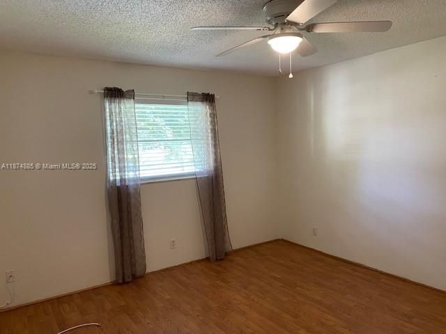 Недавно продано: $211,000 (2 спален, 2 ванн, 990 Квадратных фут)