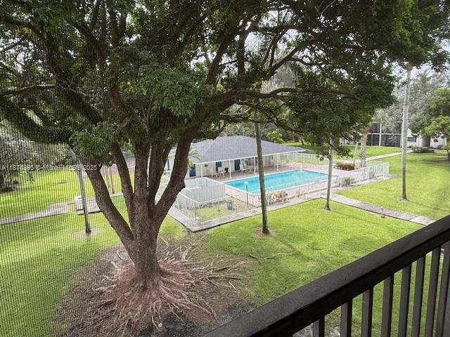 Недавно продано: $211,000 (2 спален, 2 ванн, 990 Квадратных фут)