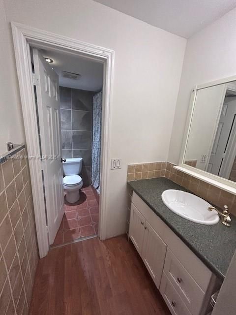 Недавно продано: $211,000 (2 спален, 2 ванн, 990 Квадратных фут)