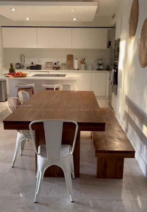 For Rent: $3,000 (3 beds, 2 baths, 1600 Square Feet)