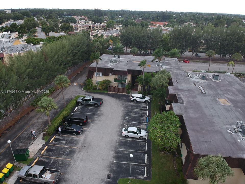 Guest parking available — many yellow spaces.