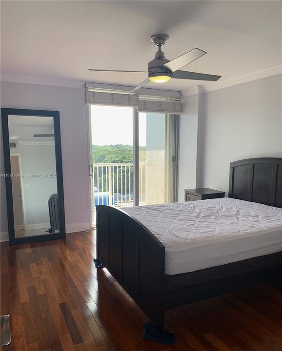 Active With Contract: $495,000 (1 beds, 1 baths, 804 Square Feet)