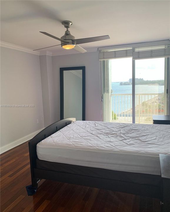 Active With Contract: $495,000 (1 beds, 1 baths, 804 Square Feet)