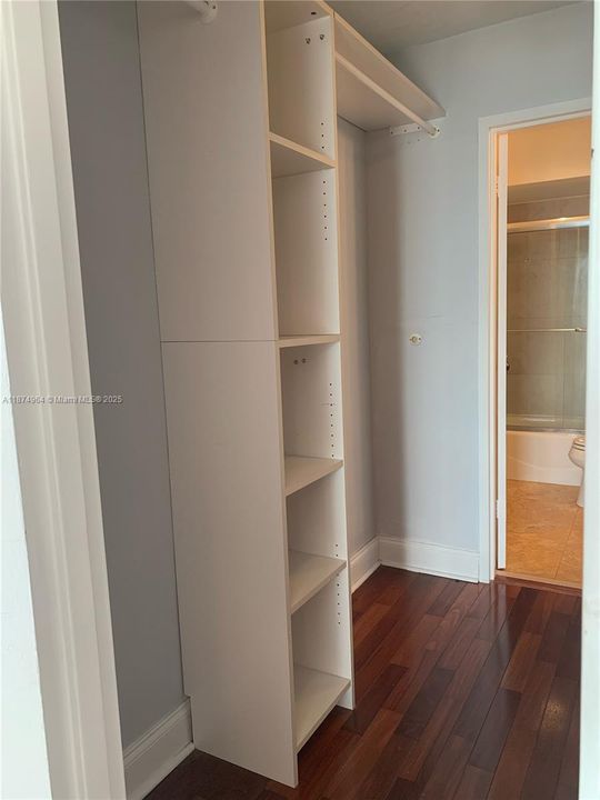 Active With Contract: $495,000 (1 beds, 1 baths, 804 Square Feet)