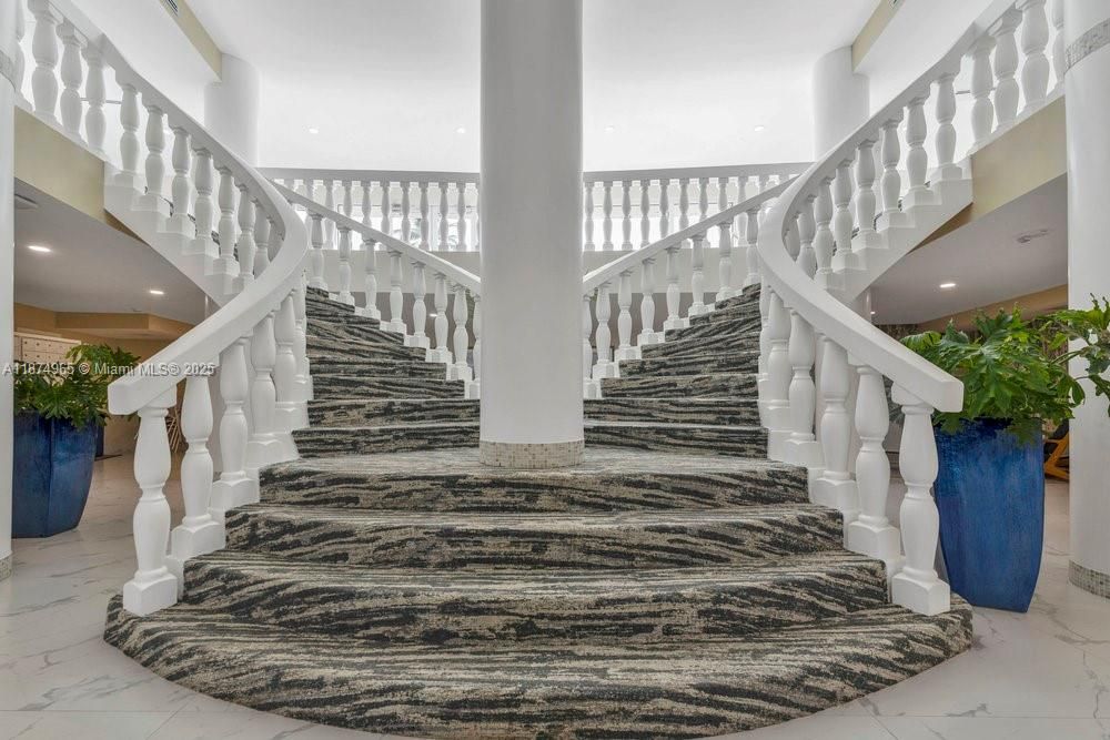 最近租的: $2,300 (1 贝兹, 1 浴室, 650 平方英尺)