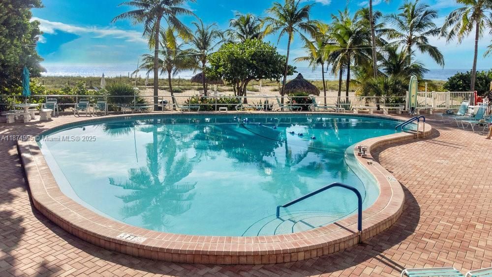 最近租的: $2,300 (1 贝兹, 1 浴室, 650 平方英尺)