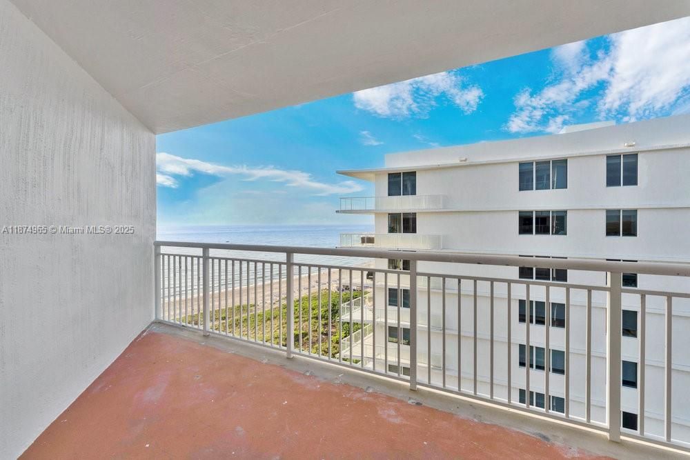 最近租的: $2,300 (1 贝兹, 1 浴室, 650 平方英尺)