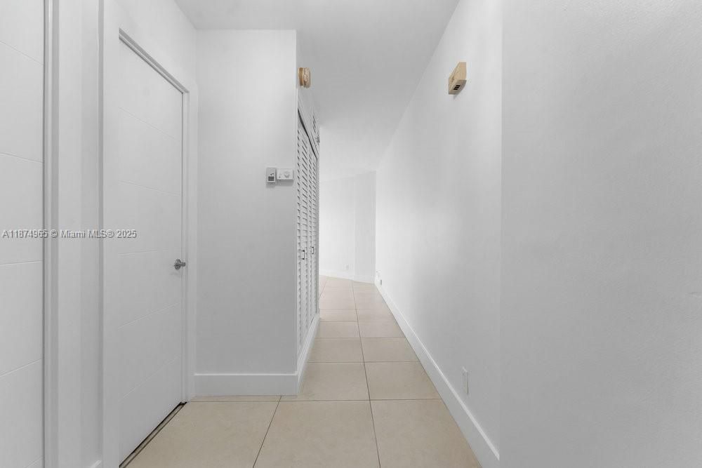 最近租的: $2,300 (1 贝兹, 1 浴室, 650 平方英尺)