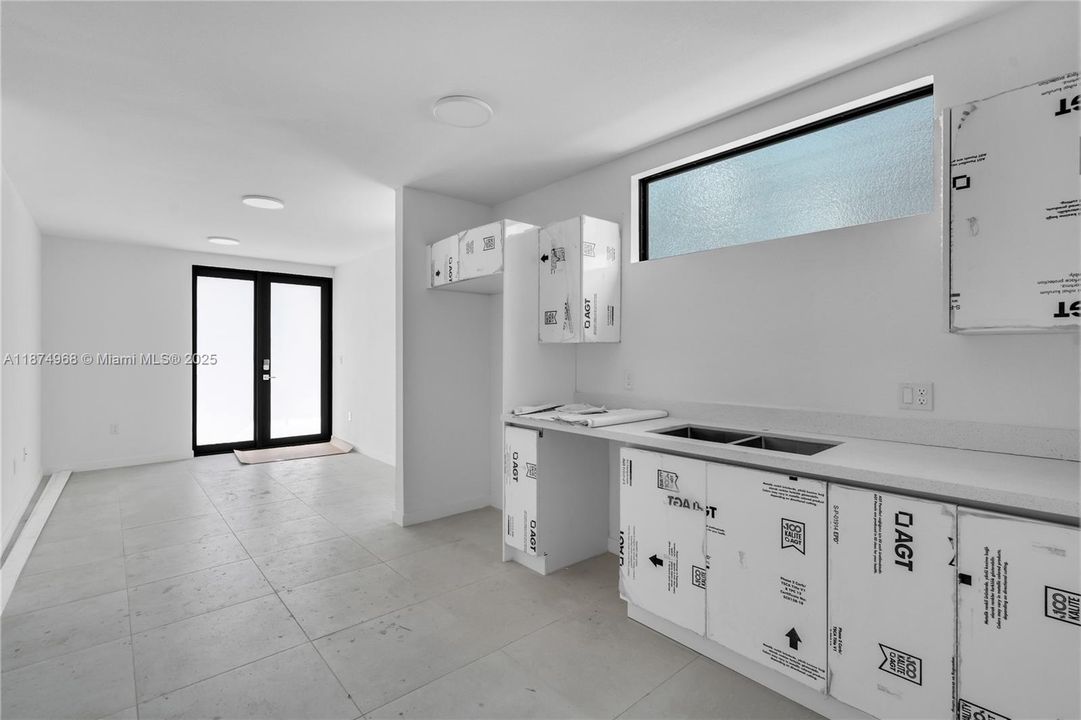 Active With Contract: $451,000 (3 beds, 2 baths, 1300 Square Feet)