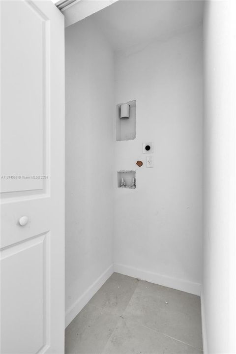 Active With Contract: $451,000 (3 beds, 2 baths, 1300 Square Feet)