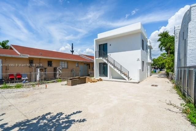 Active With Contract: $451,000 (3 beds, 2 baths, 1300 Square Feet)