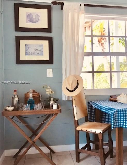 出租: $4,500 (3 贝兹, 1 浴室, 1116 平方英尺)