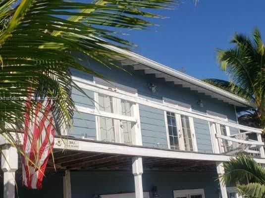 出租: $4,500 (3 贝兹, 1 浴室, 1116 平方英尺)