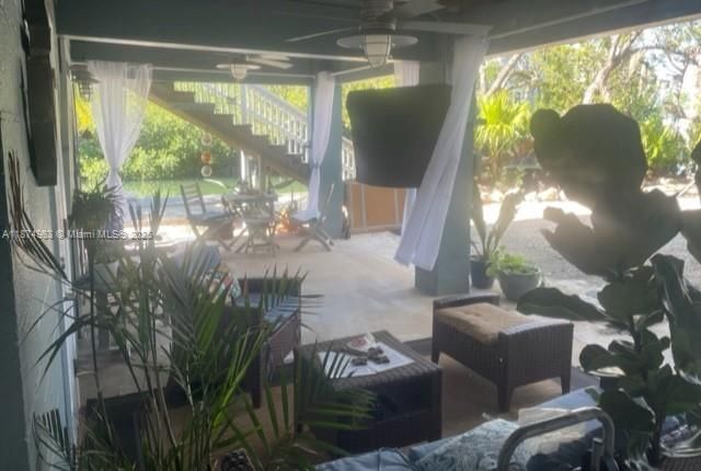 出租: $4,500 (3 贝兹, 1 浴室, 1116 平方英尺)