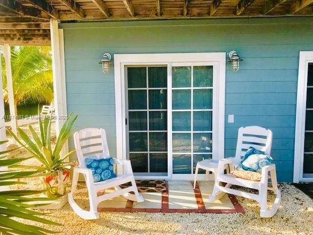 出租: $4,500 (3 贝兹, 1 浴室, 1116 平方英尺)