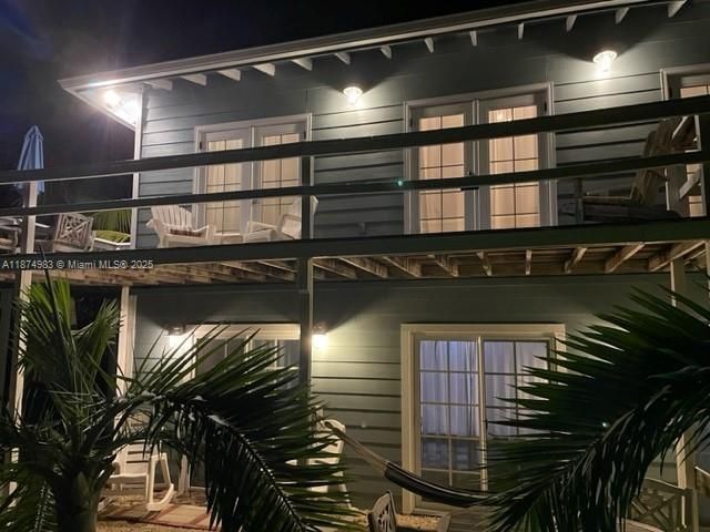 出租: $4,500 (3 贝兹, 1 浴室, 1116 平方英尺)