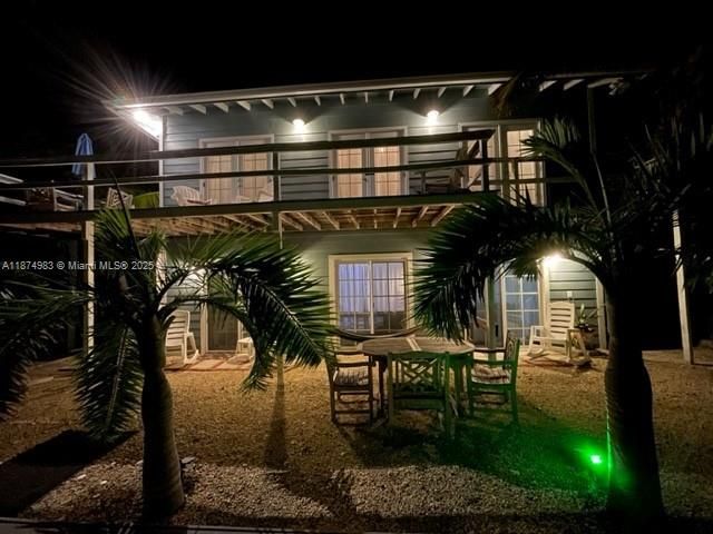 出租: $4,500 (3 贝兹, 1 浴室, 1116 平方英尺)