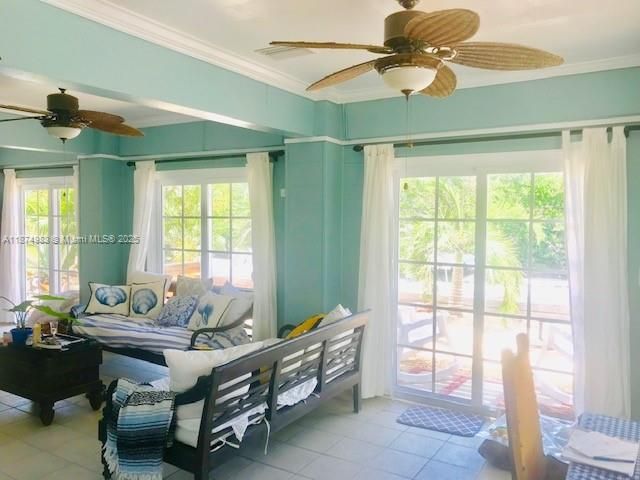 出租: $4,500 (3 贝兹, 1 浴室, 1116 平方英尺)