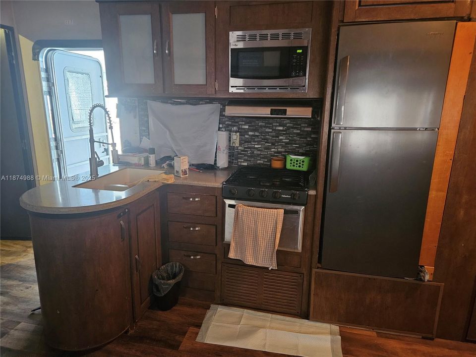 待售: $375,000 (2 贝兹, 1 浴室, 0 平方英尺)