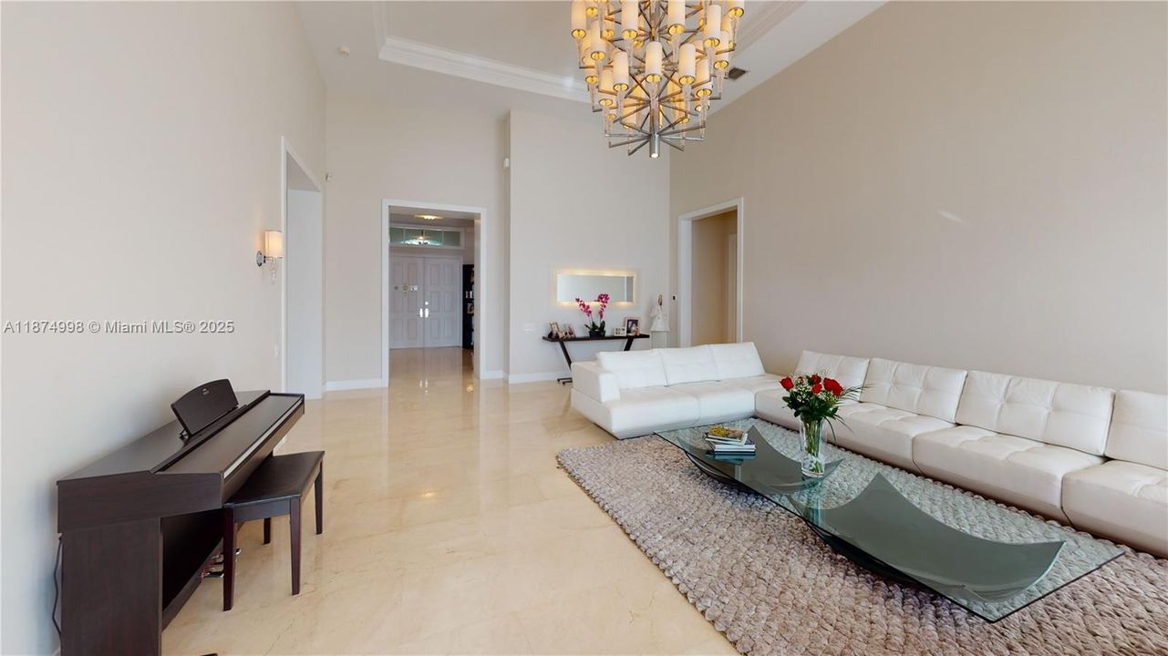 Recently Sold: $3,549,000 (4 beds, 4 baths, 3932 Square Feet)