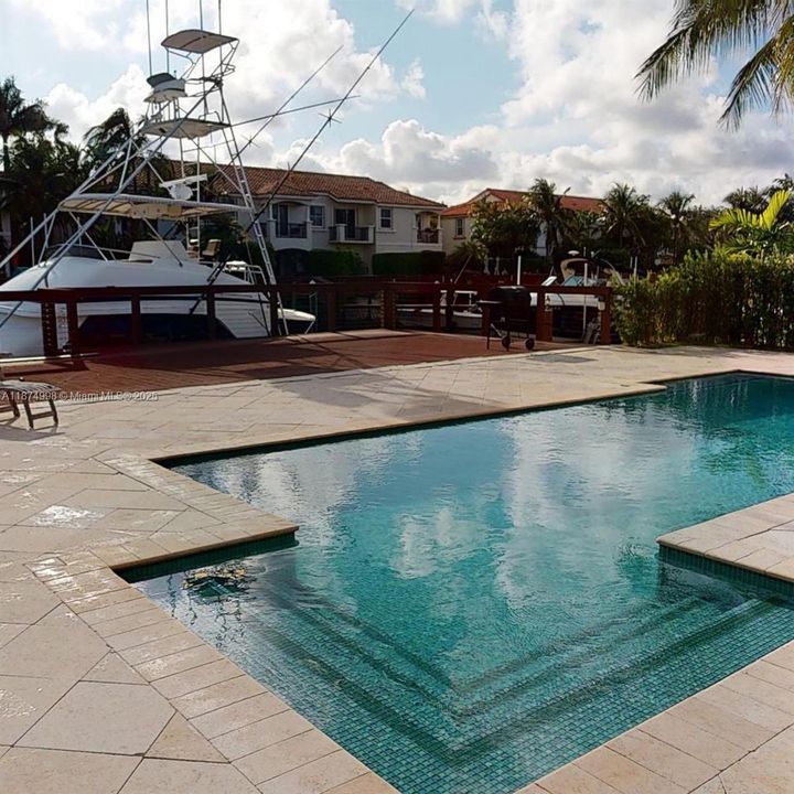 Recently Sold: $3,549,000 (4 beds, 4 baths, 3932 Square Feet)