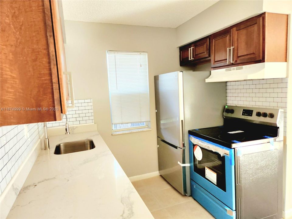 最近租的: $1,900 (2 贝兹, 1 浴室, 4175 平方英尺)