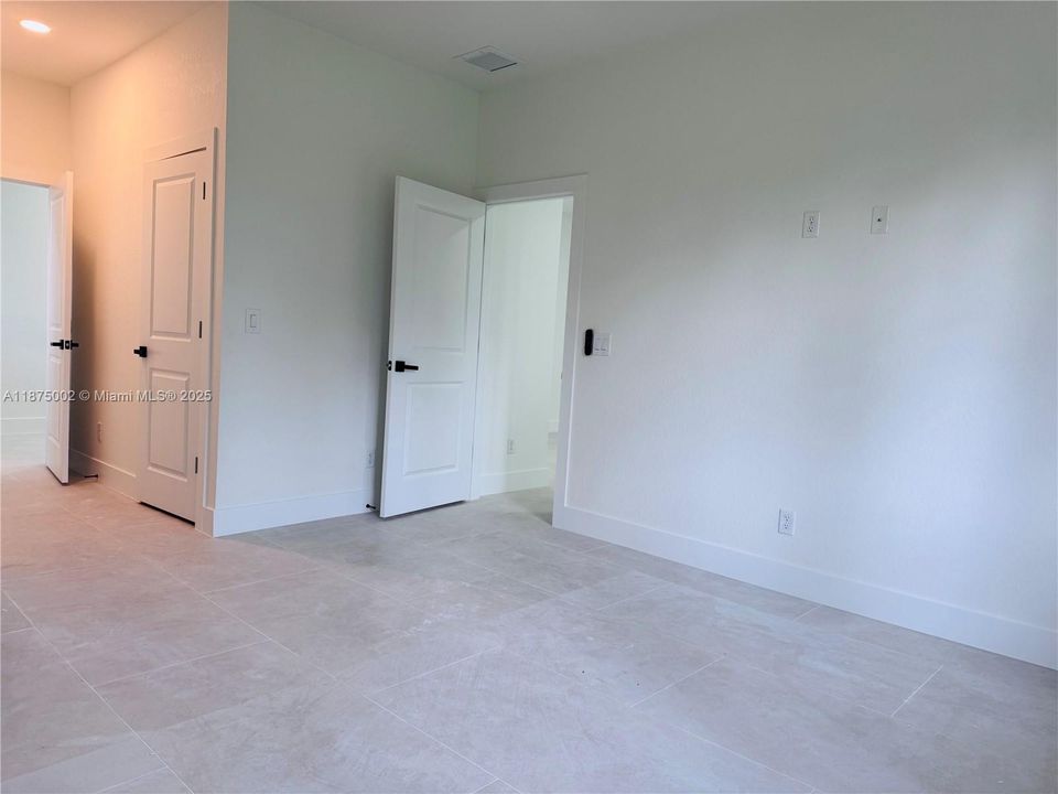 最近租的: $2,250 (3 贝兹, 2 浴室, 0 平方英尺)