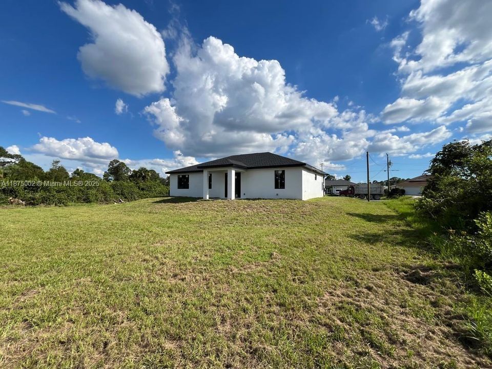 最近租的: $2,250 (3 贝兹, 2 浴室, 0 平方英尺)