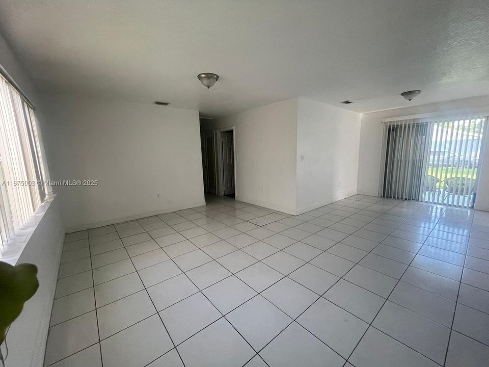 Недавно арендовано: $2,550 (4 спален, 2 ванн, 0 Квадратных фут)