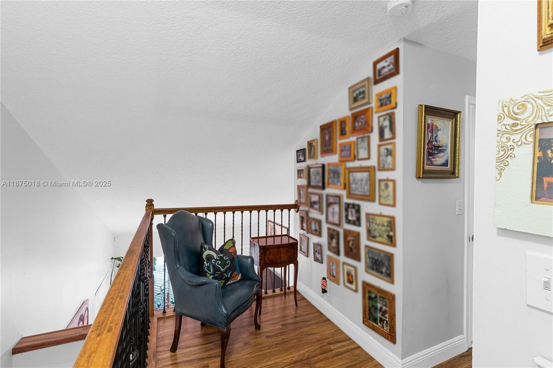 Под контрактом: $405,000 (3 спален, 2 ванн, 1508 Квадратных фут)