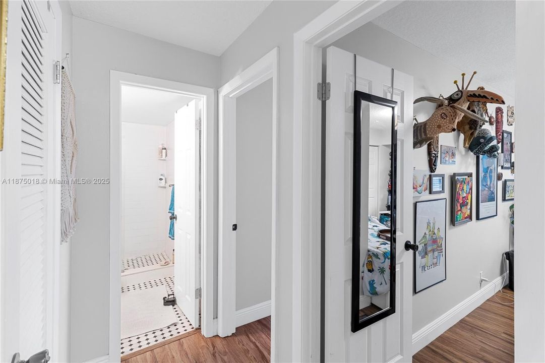 Под контрактом: $405,000 (3 спален, 2 ванн, 1508 Квадратных фут)