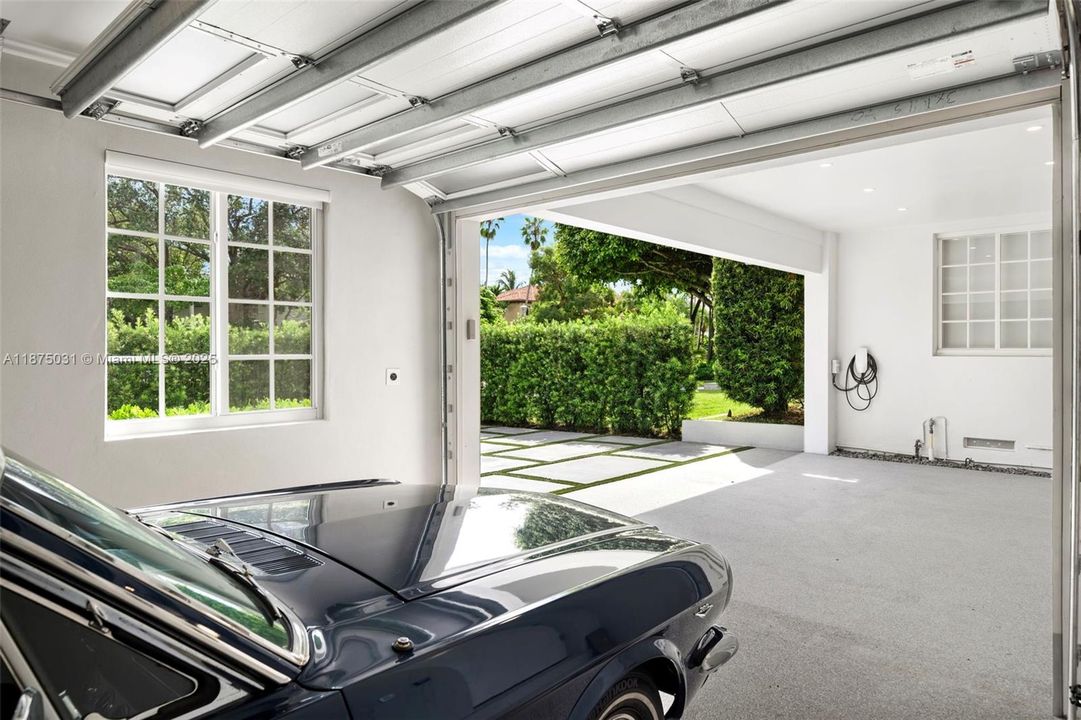 出租: $40,000 (5 贝兹, 6 浴室, 4334 平方英尺)