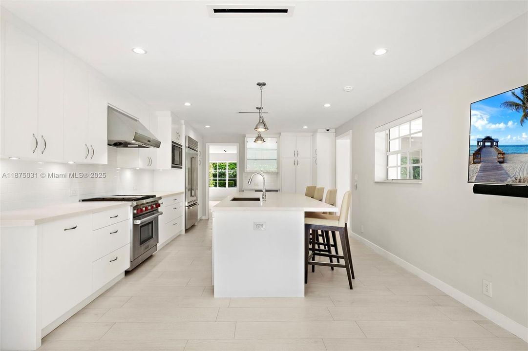 出租: $40,000 (5 贝兹, 6 浴室, 4334 平方英尺)