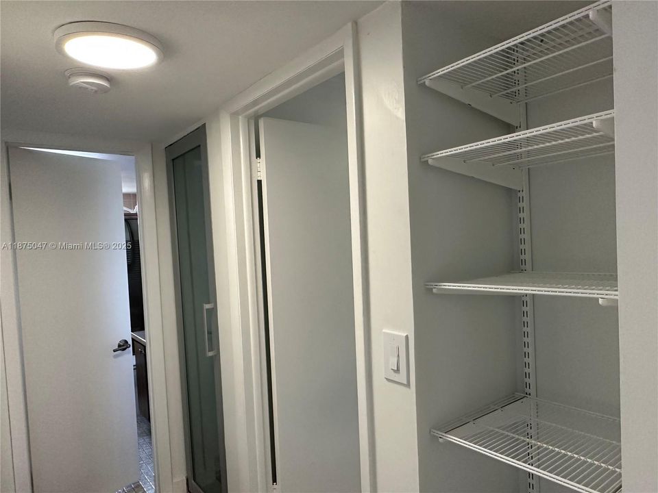 合同活跃: $249,000 (2 贝兹, 2 浴室, 1190 平方英尺)