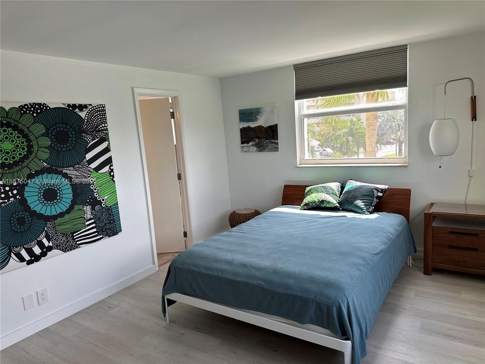 合同活跃: $249,000 (2 贝兹, 2 浴室, 1190 平方英尺)