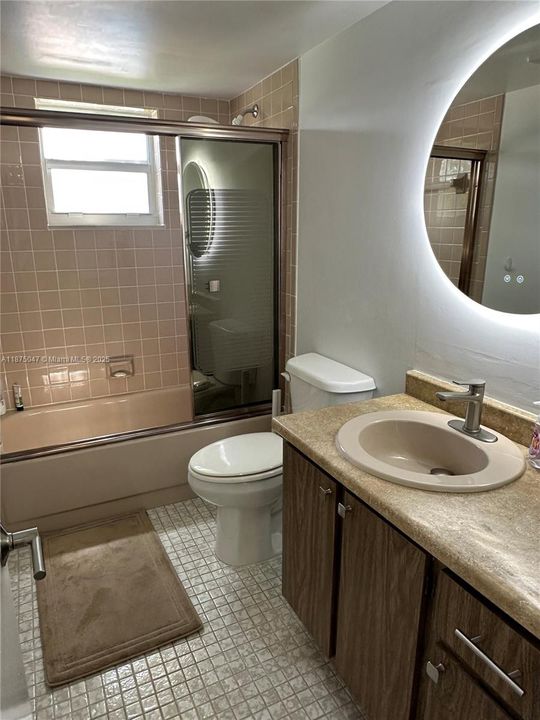 合同活跃: $249,000 (2 贝兹, 2 浴室, 1190 平方英尺)