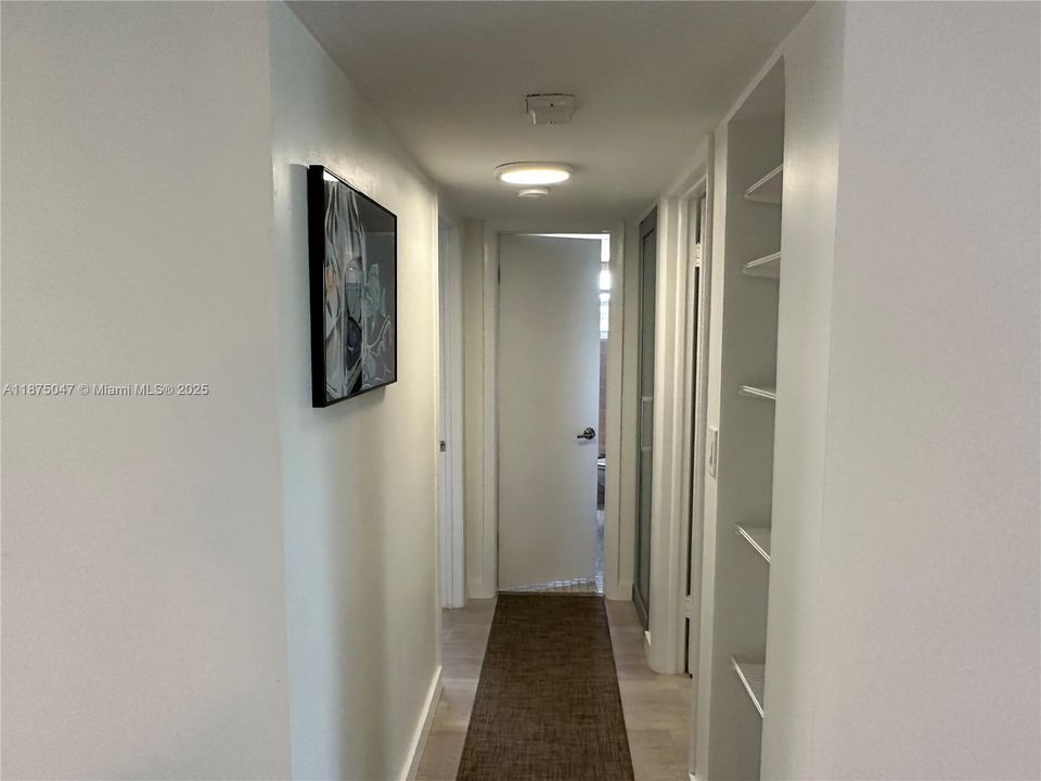 合同活跃: $249,000 (2 贝兹, 2 浴室, 1190 平方英尺)