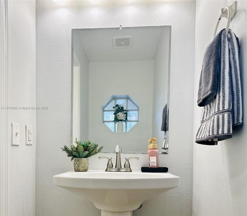 На продажу: $422,000 (3 спален, 2 ванн, 1473 Квадратных фут)