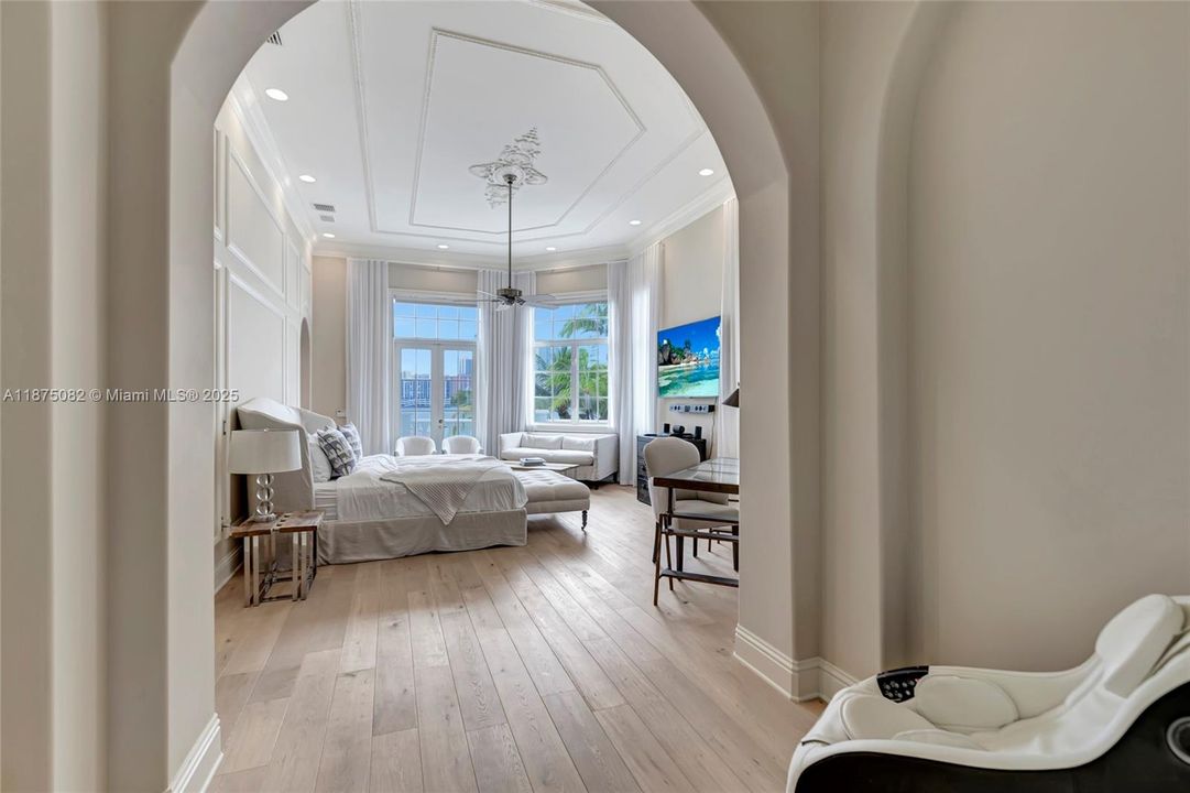 For Sale: $9,999,999 (4 beds, 5 baths, 5319 Square Feet)