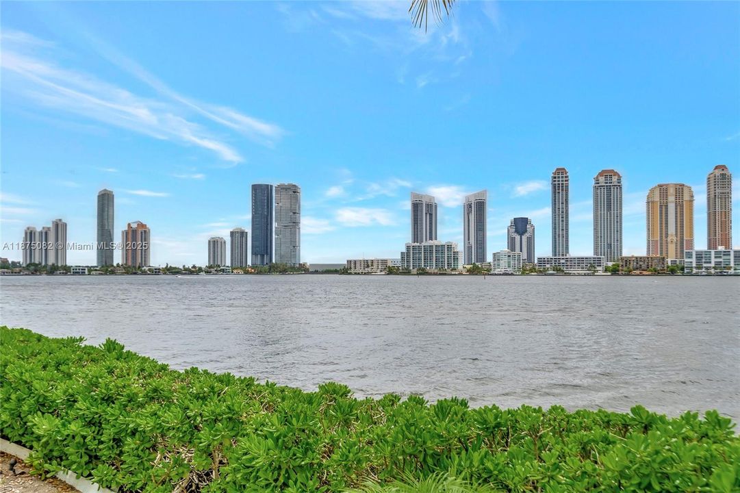 For Sale: $9,999,999 (4 beds, 5 baths, 5319 Square Feet)